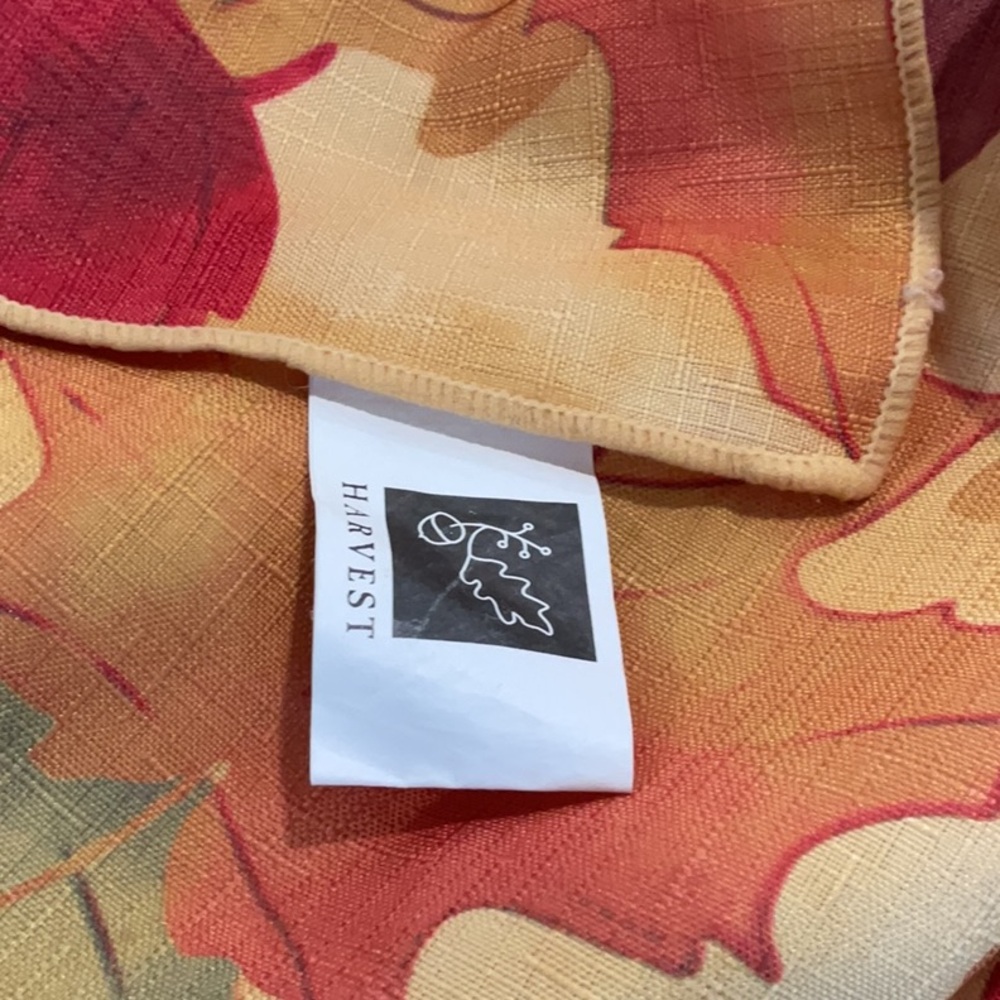 Three Autumn Thanksgiving tablecloths - Picture 7 of 16